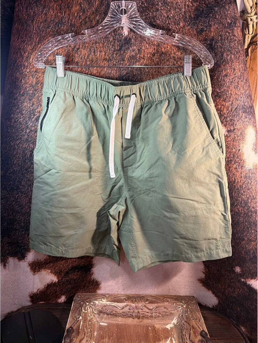 Sendero Provisions Co. Olive Green Casual Shorts Size L